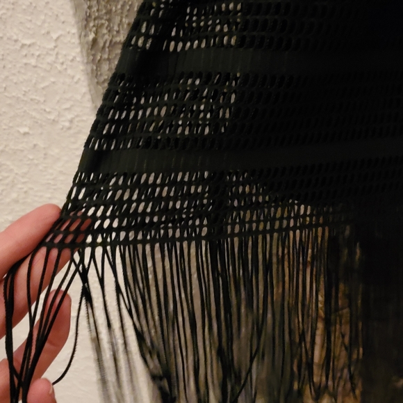 Frank Lyman cold shoulder, LBD, size 6 - Picture 4 of 6